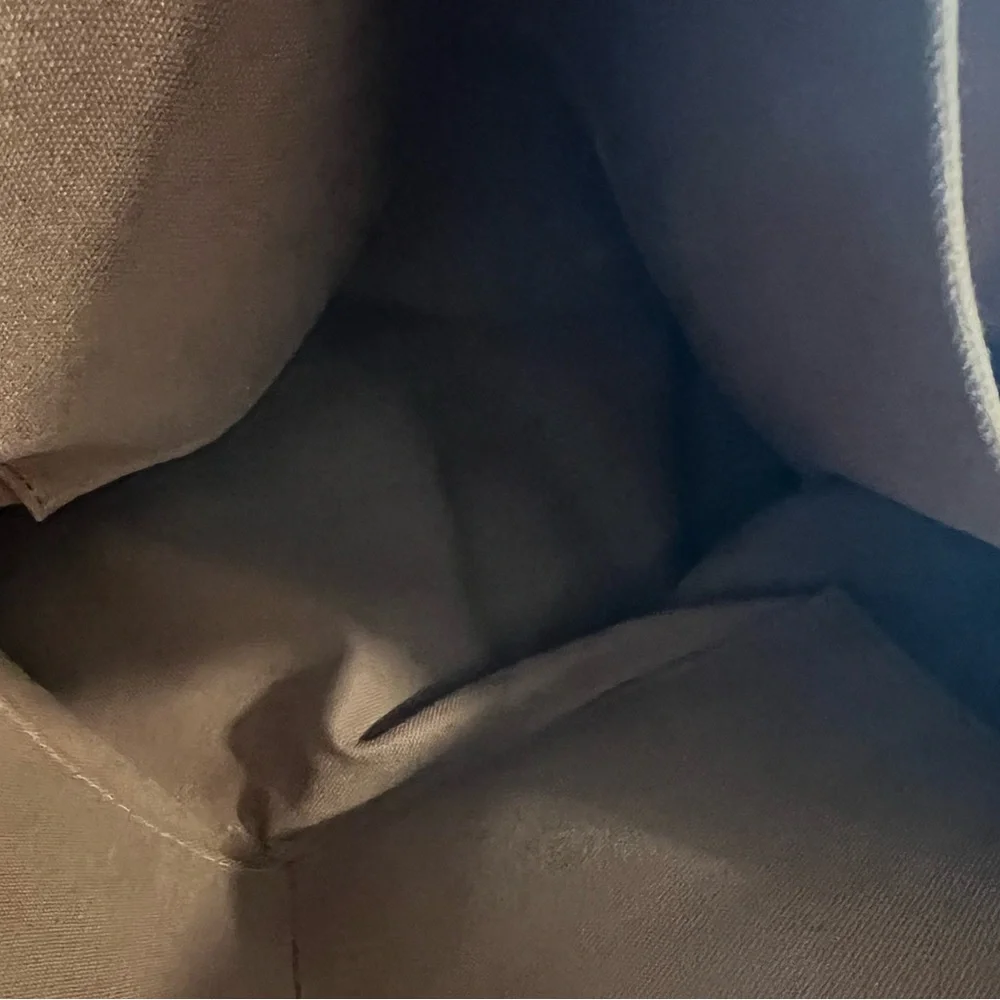 Louis Vuitton Totally MM Tote Bag - Picture 13 of 16